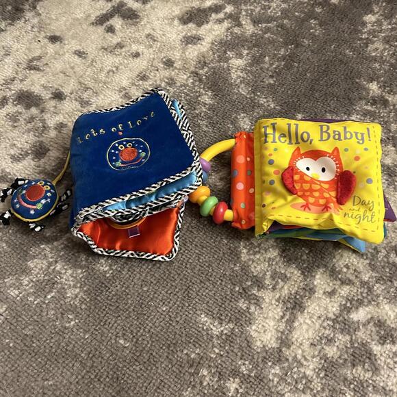 Manhattan Toy- Hello Baby Cloth Books - Picture 1 of 8